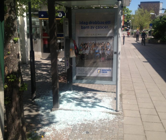 Upplopp, Husby, Polisen,  Muhammed Hakim, Dödsskjutning, Protest, 12-årig, Vandalisering